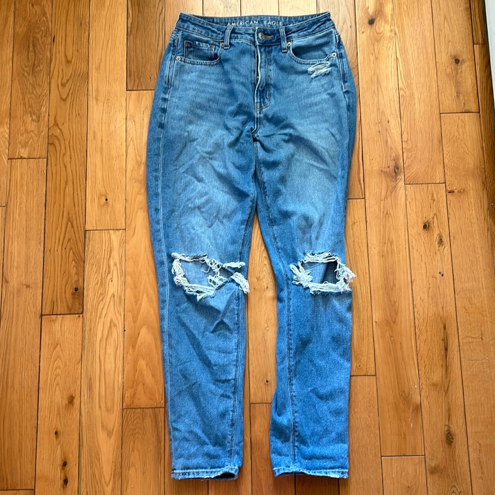 Size 2 regular American Eagle Mom jeans